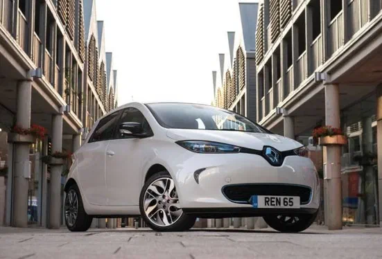 В Україну два обіцяних електрокари так і не приїхали