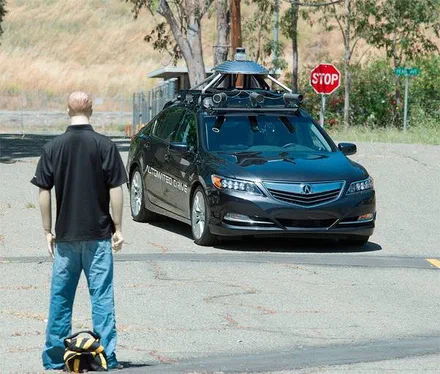 Honda починає тестування свого автопілота