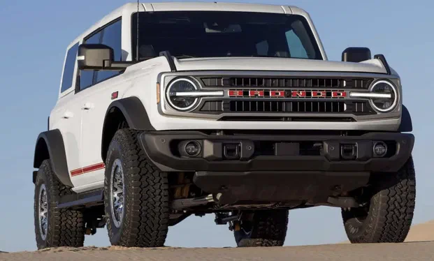 Ford Bronco святкує 60-річчя спеціальним ретро-пакетом для моделі 2026 року