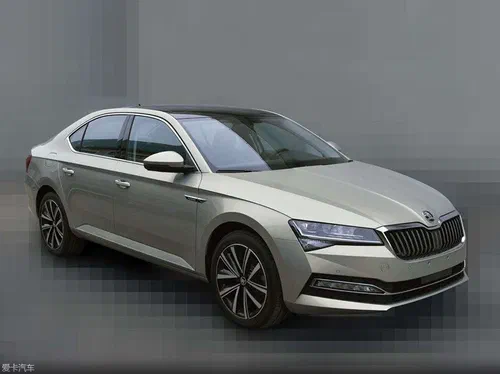 Нова Skoda Superb обзаведеться багатьма гібридними технологіями