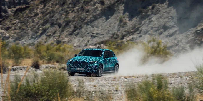 Відеоролик з тестів по пустелі електрокросовера від Mercedes-Benz