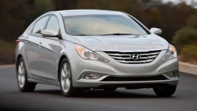 Hyundai відкликає 350 тисяч "Сонат" випуску 2011-2012 року через проблеми зі стоп-сигналом