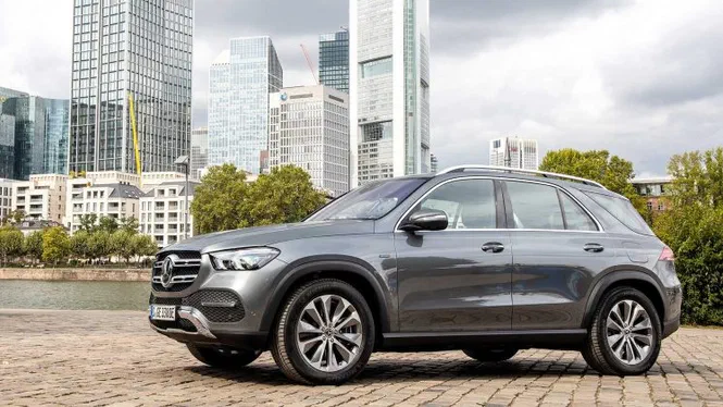 Mercedes-Benz презентував новенькі гібридні паркетники