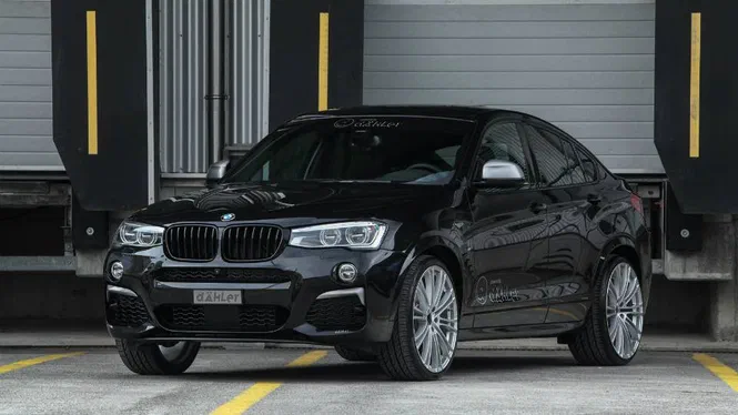 У BMW X4 тюнери замінили повітропровід на екран