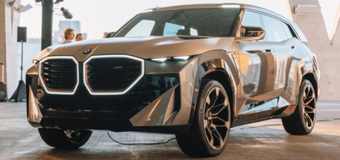 BMW XM 2023 трохи більше розсекретилася