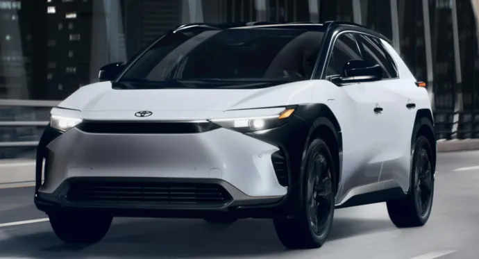 Toyota bZ4X 2025: більше стилю, менше ціни