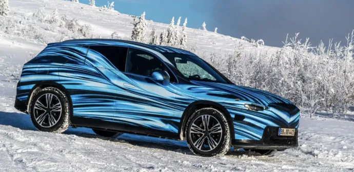 Mercedes представляє новий електричний GLC із швидкою зарядкою понад 320 кВт