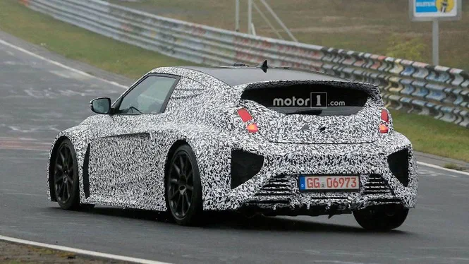 Hyundai почала тестувати на Нюрбургрінгу среднемоторний «гарячий» хетч