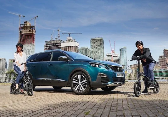Покупцям Peugeot 5008 запропонують електричний велосипед в комплекті