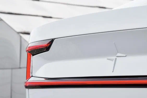 Стала відома дебютна дата фастбека Polestar 2
