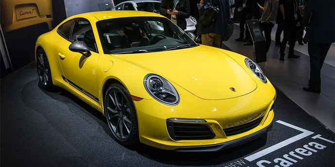 Новий Porsche 911 Carrera став легшим