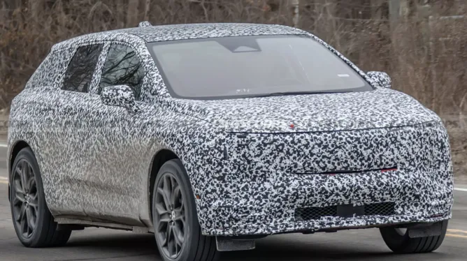 Cadillac Optiq-V: новий претендент на ринку, що кинує виклик Tesla Model Y Performance