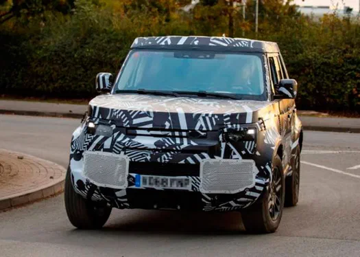 Нова генерація Land Rover Defender помічена на тестах