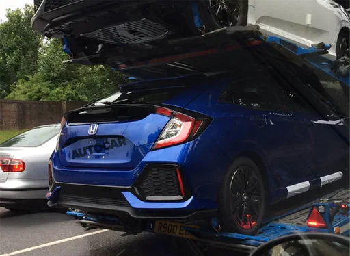 Хетчбек Honda Civic помічений без захисної плівки