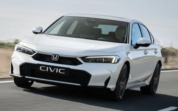 Оновлений Honda Civic 2025 дебютував у Британії з гібридною установкою та стартовою ціною від £34 000