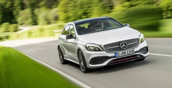 У Mercedes розмірковують про мініатюрний 4-дверний A-Class