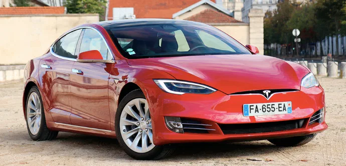 Розпочинається ремонт для 135 тисяч моделей Tesla