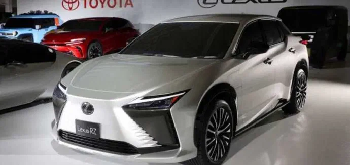 В Мережі з'явилося фото майбутнього Lexus RZ 450e