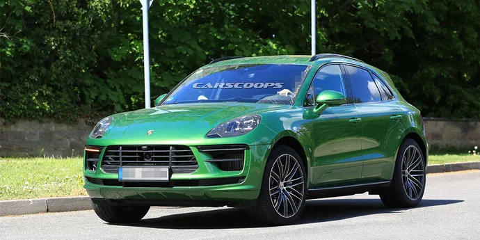 «Голий» Porsche Macan попався без камуфляжу