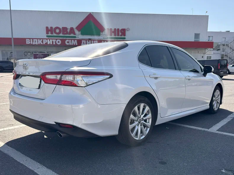 Toyota Camry 2018 - 4