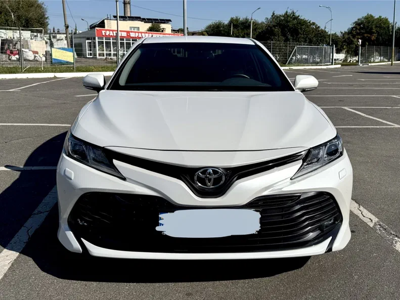 Toyota Camry 2018 - 1
