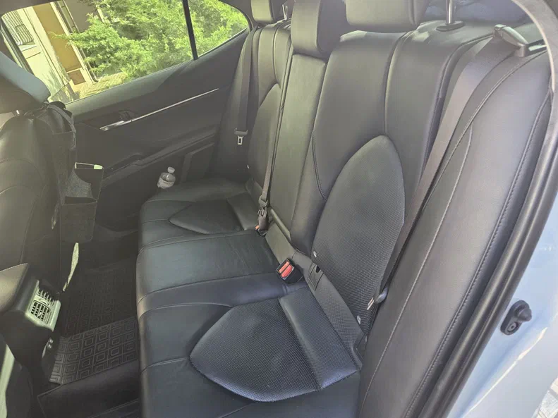 Toyota Camry 2018 - 11