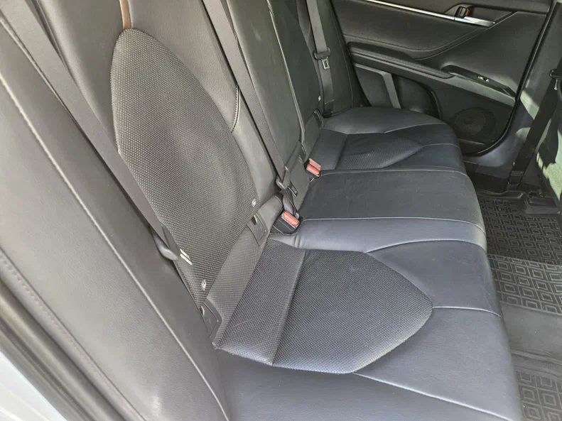 Toyota Camry 2018 - 12
