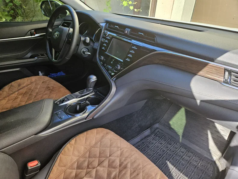 Toyota Camry 2018 - 6