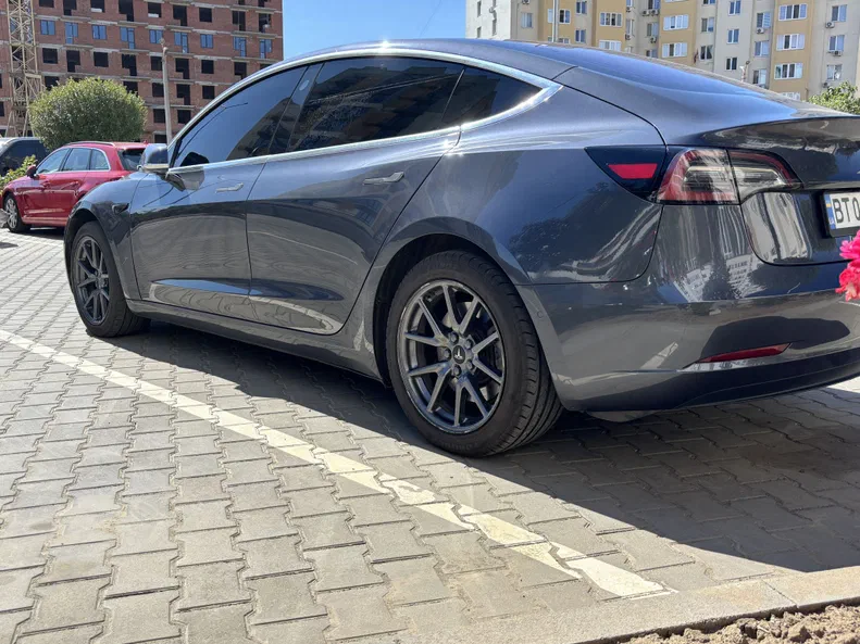 Tesla Model 3 2018 - 11