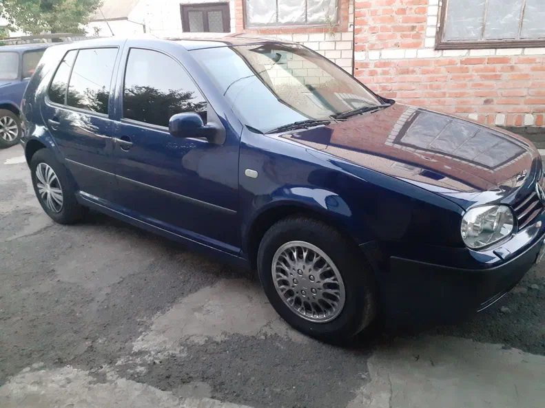 Volkswagen Golf 2000 - 1