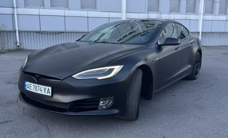 Tesla Model S 2015 - 1