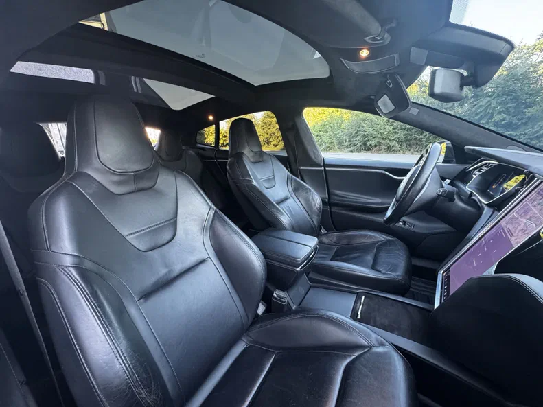 Tesla Model S 2015 - 10