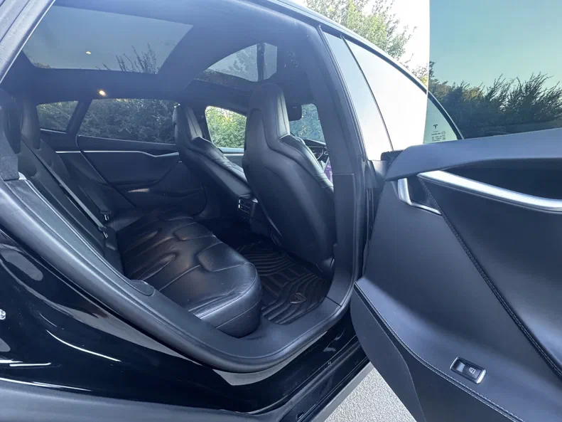 Tesla Model S 2015 - 8