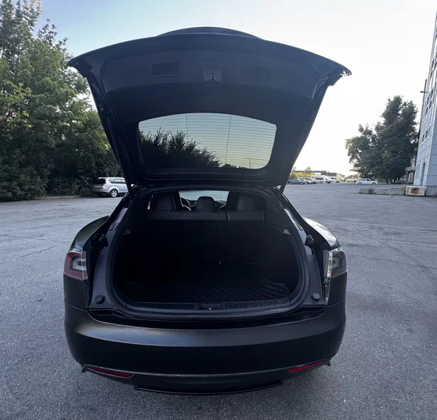 Tesla Model S 2015 - 20