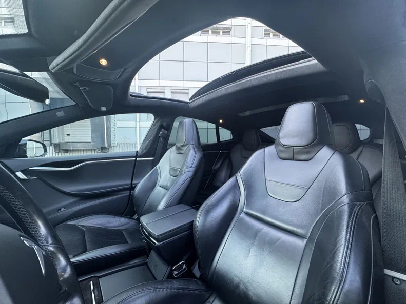 Tesla Model S 2015 - 15