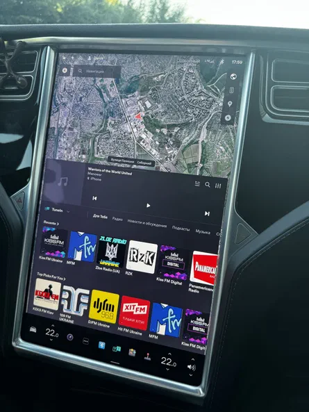 Tesla Model S 2015 - 18