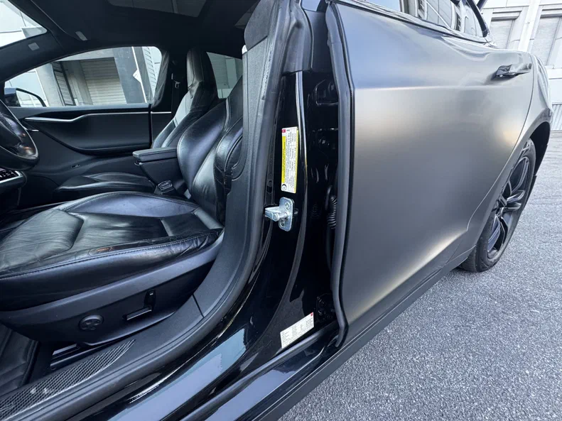 Tesla Model S 2015 - 11