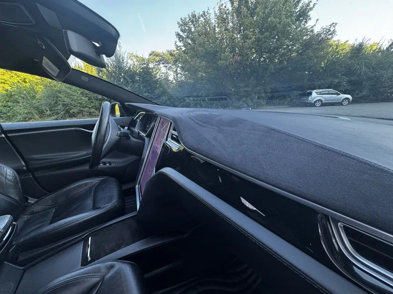 Tesla Model S 2015 - 16