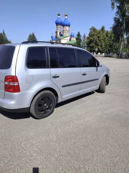 Volkswagen Touran 2004 - 1