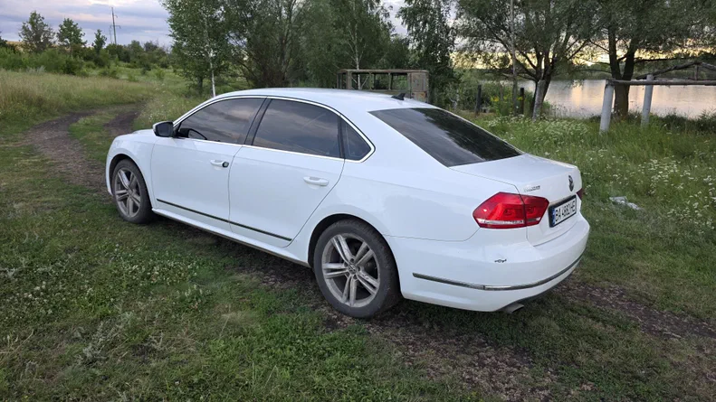 Volkswagen Passat 2013 - 20
