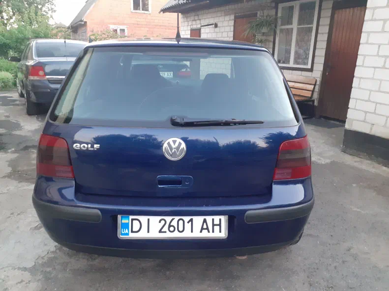 Volkswagen Golf 2000 - 5