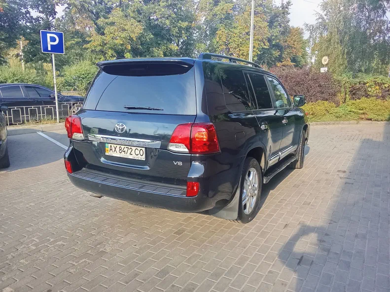 Toyota Land Cruiser 2012 - 7