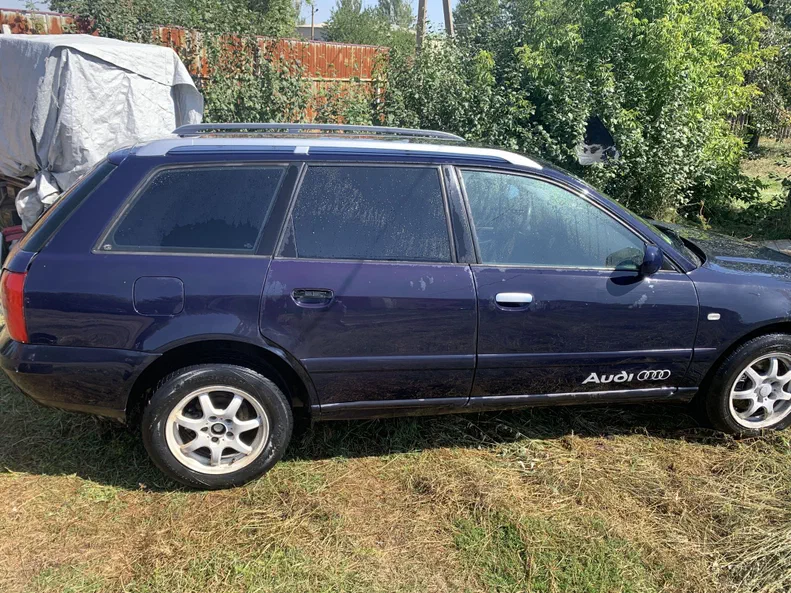 Audi A4 1999 - 4