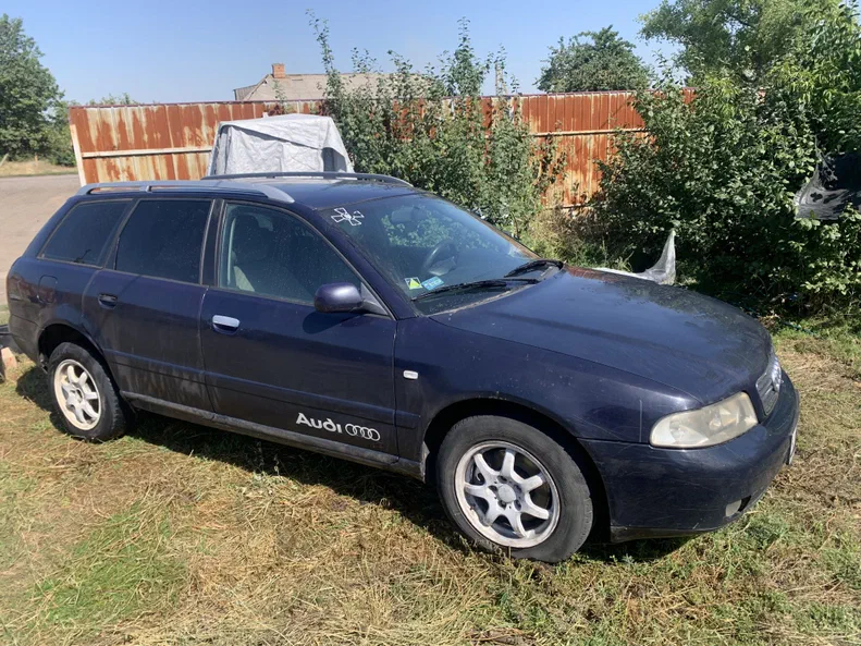 Audi A4 1999 - 3