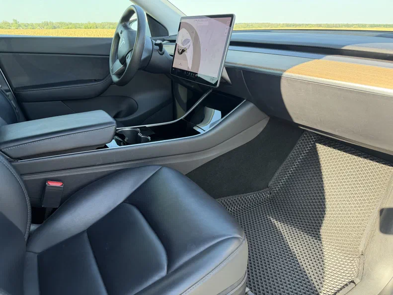 Tesla Model Y 2020 - 25