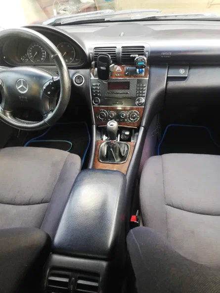 Mercedes-Benz C-Клас 2004 - 4