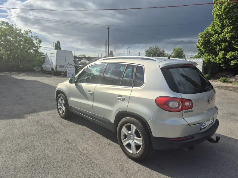 Volkswagen Tiguan 2009 - 16