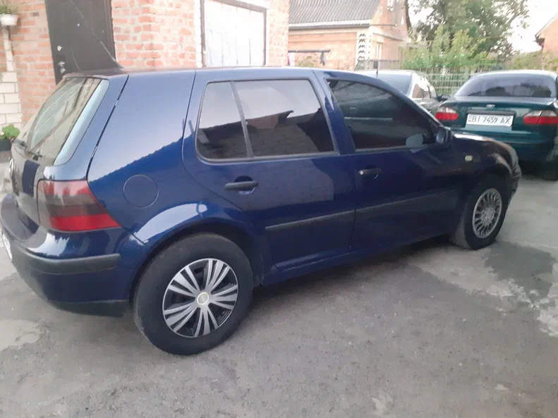 Volkswagen Golf 2000 - 3