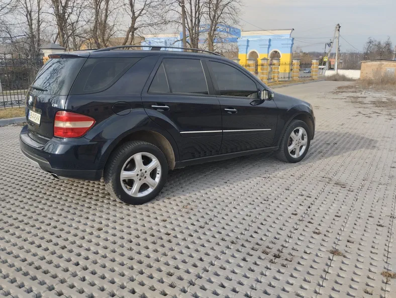 Mercedes-Benz M-Клас 2006 - 9