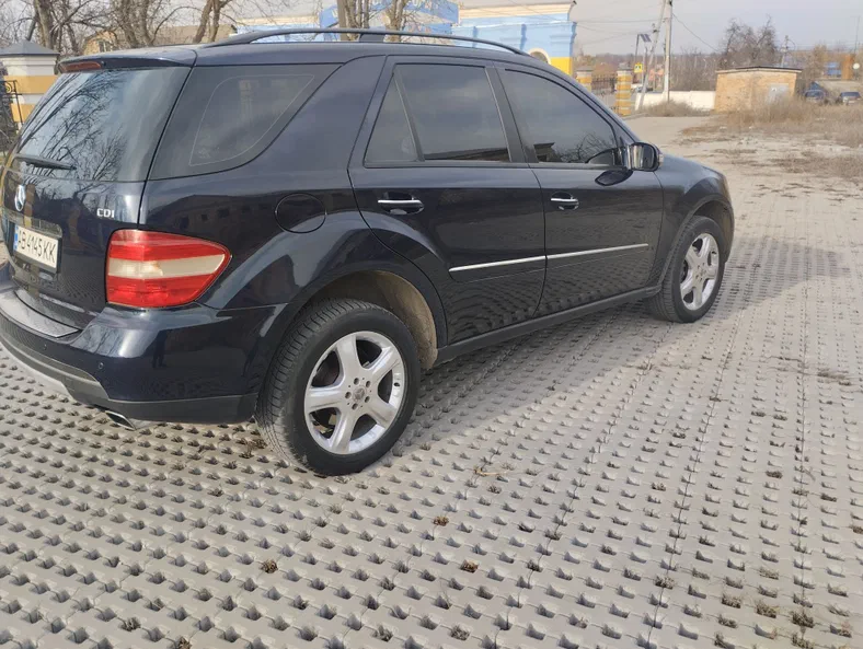 Mercedes-Benz M-Клас 2006 - 8